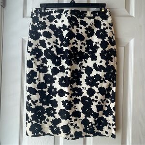 Ann Taylor LOFT floral black and white pencil skirt size 2